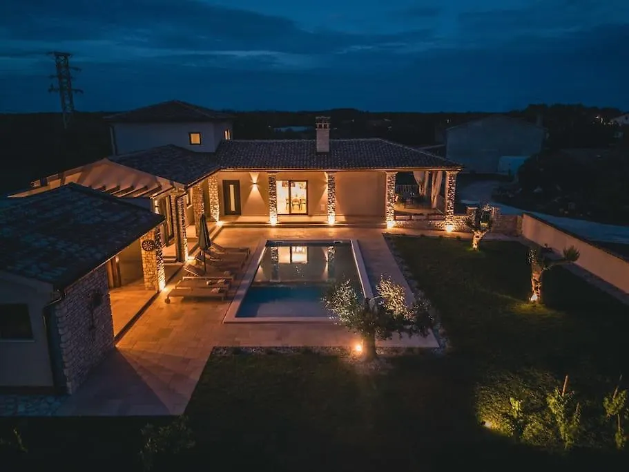 Villa Lere By Istrialux Sisan